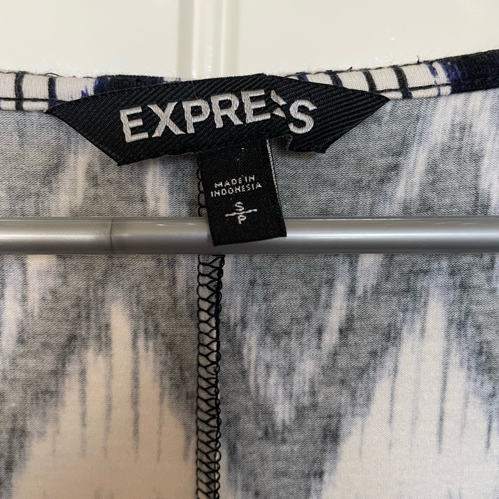 Beautiful Express Dress - NEW!! - Picture 5 of 10